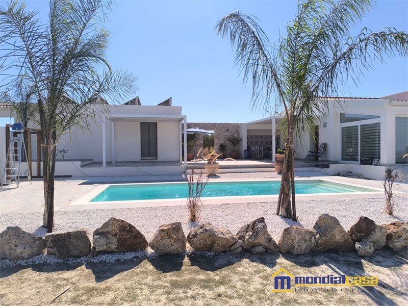 Villa in Vendita a Pachino, 114 m²