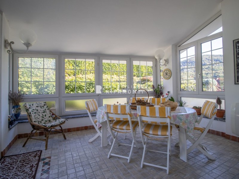 Villa in Vendita a Ello, 590'000&euro;, 300 m²