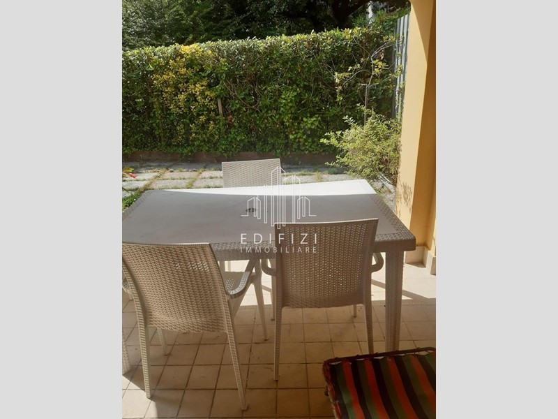 Villetta a schiera in Vendita a Montignoso, zona Cinquale, 580'000&euro;, 110 m², arredato