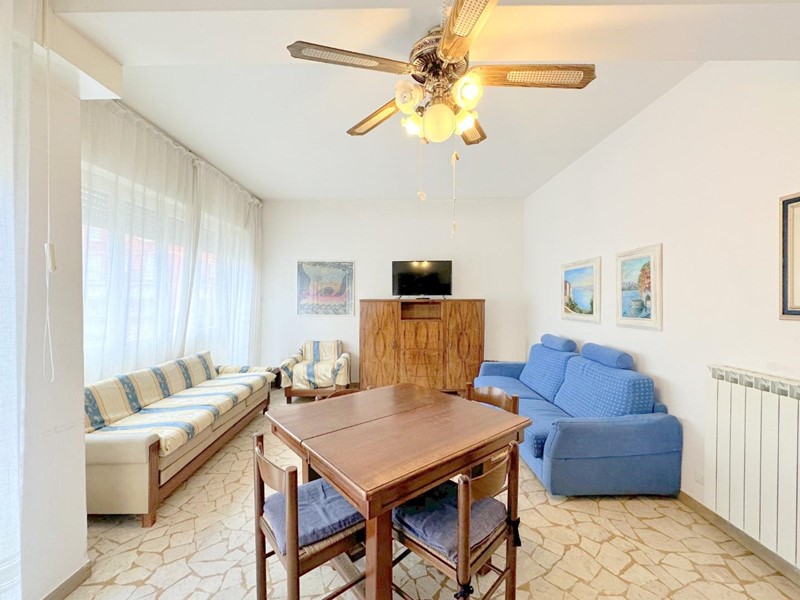 Appartamento in Affitto a Camaiore, zona Lido di Camaiore, 3'400&euro;, 90 m², arredato