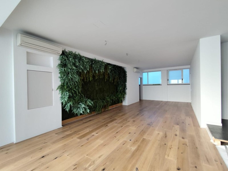 Immobile commerciale in Vendita a Vinci, zona Sovigliana, 190'000&euro;, 140 m²