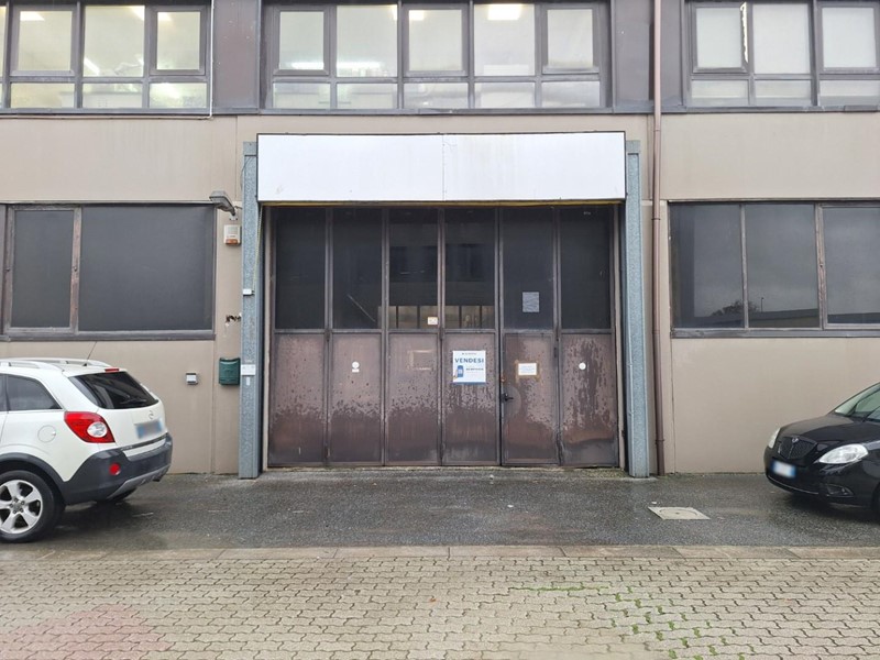 Capannone in Vendita a San Giuliano Terme, 125'404&euro;, 217 m²