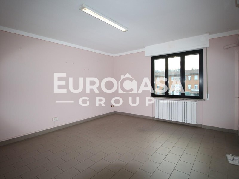 Ufficio in Affitto a Lucca, zona San Concordio Contrada, 300&euro;, 25 m²