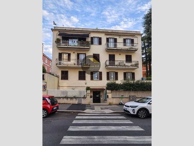 Trilocale in Vendita a Roma, 275'000&euro;, 90 m²