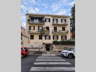 Trilocale in Vendita a Roma, 275'000&euro;, 90 m²