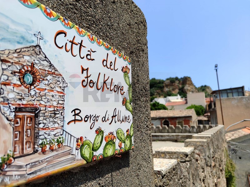 Casa Semi Indipendente in Vendita a Roccalumera, 28'000&euro;, 70 m²