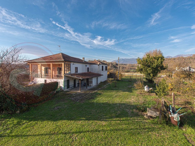 Casa Indipendente in Vendita a Arpino, 135'000&euro;, 280 m²