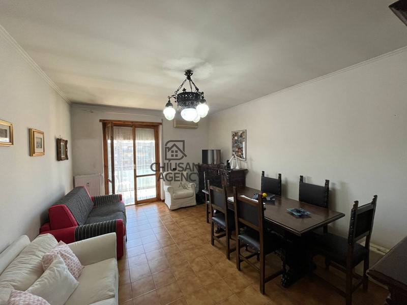 Bilocale in Vendita a Roma, 269'000&euro;, 81 m²