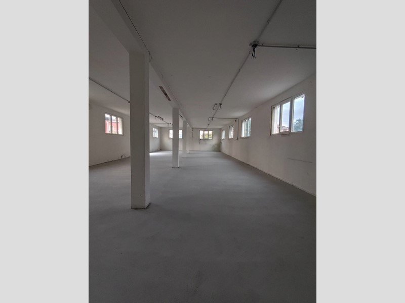Capannone in Affitto a Palazzolo sull'Oglio, 1'000&euro;, 180 m²