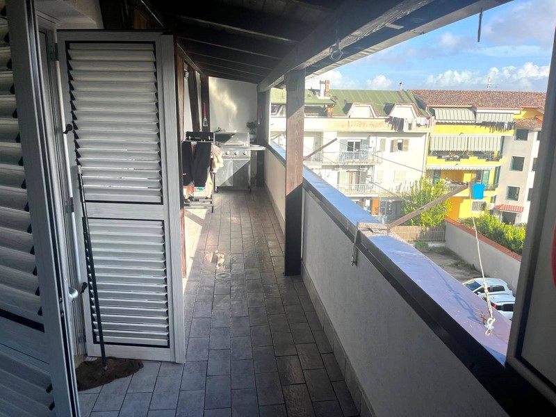Trilocale in Vendita a Giugliano in Campania, 150'000&euro;, 82 m²