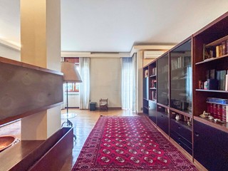 Appartamento in Vendita a Milano, 570'000&euro;, 176 m²