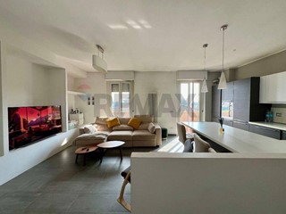 Trilocale in Vendita a Pavia, 159'000&euro;, 89 m²