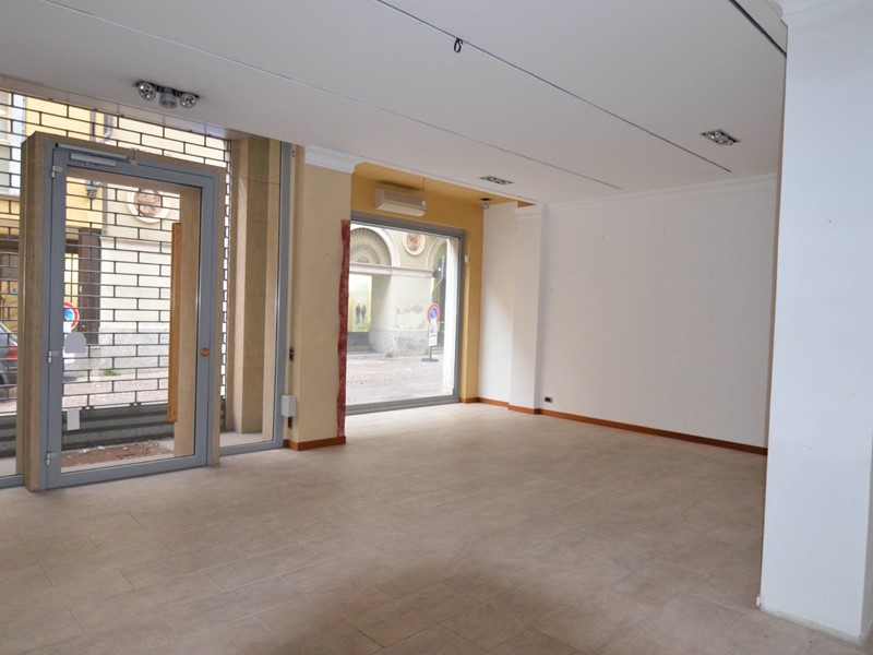 Immobile commerciale in Affitto a Lecco, 2'200&euro;, 115 m²