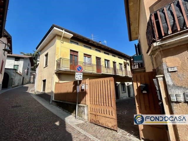 Appartamento in Vendita a Palazzolo sull'Oglio, 88'000&euro;, 92 m²