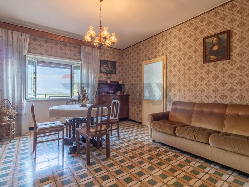 Quadrilocale in Vendita a Farnese, 51'000&euro;, 107 m²