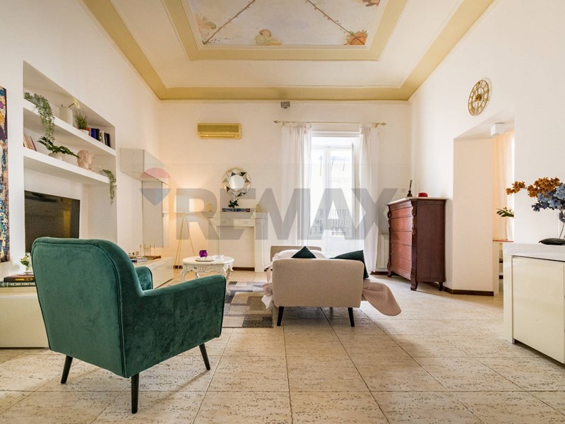 Appartamento in Vendita a Palermo, 435'000&euro;, 196 m²
