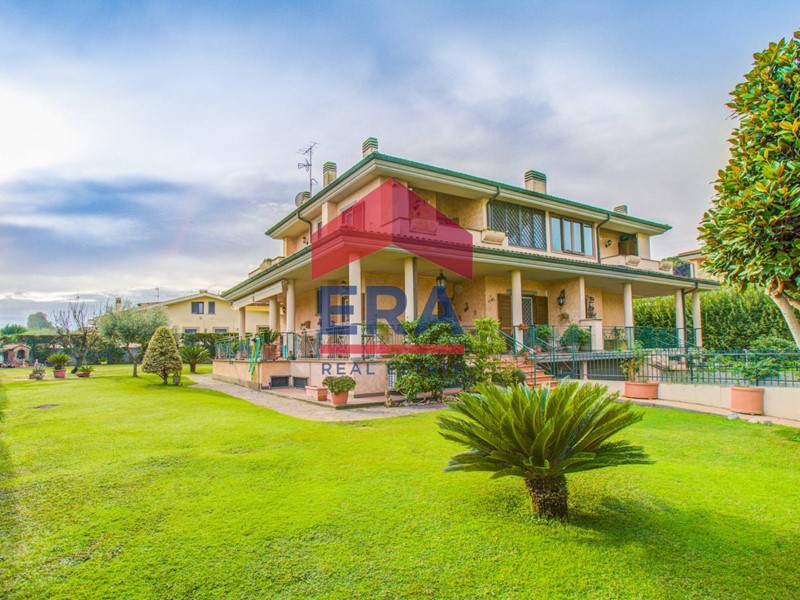Villa in Vendita a Roma, 650'000&euro;, 158 m²