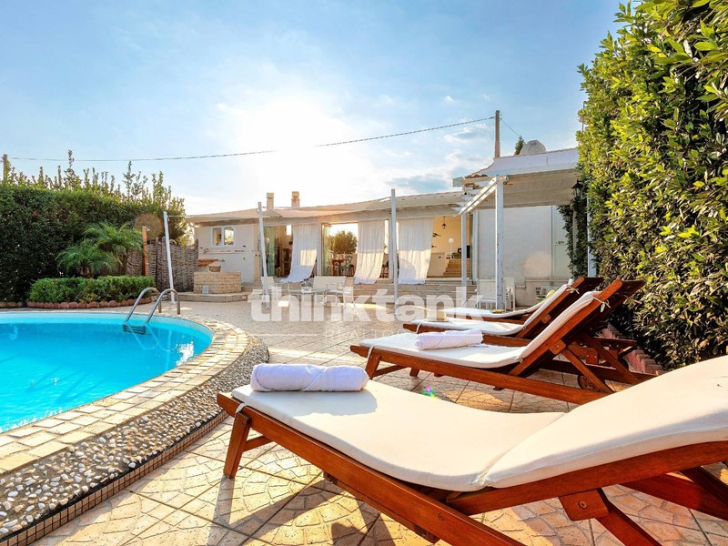 Villa in Vendita a Ispica, 390'000&euro;, 259 m²