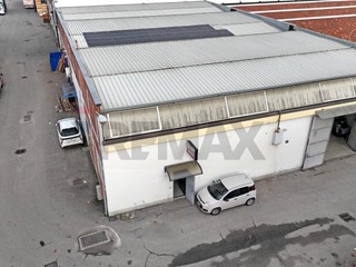 Immobile commerciale in Vendita a Baranzate, 230'000&euro;, 280 m²