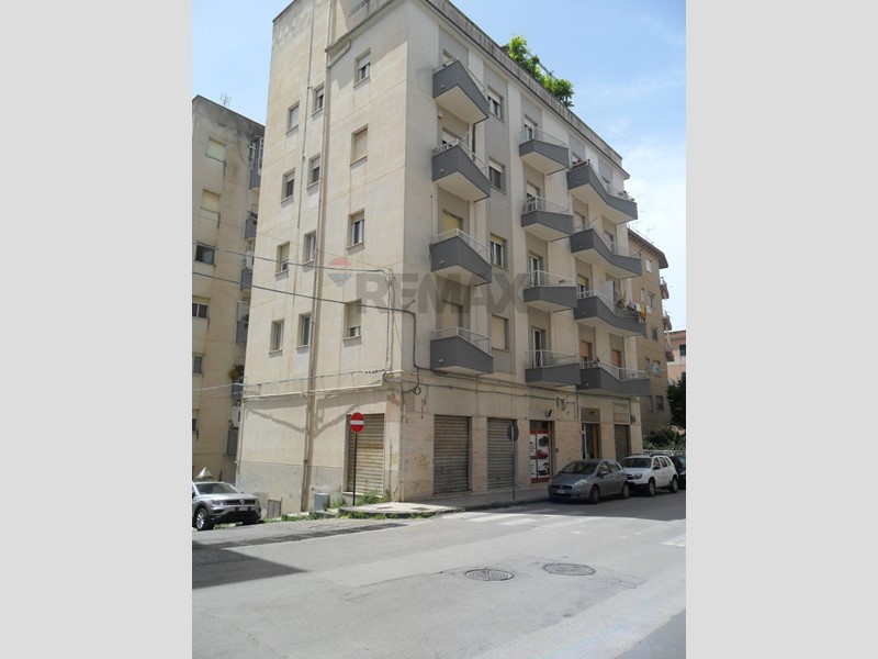Appartamento in Vendita a Caltanissetta, 55'000&euro;, 137 m²