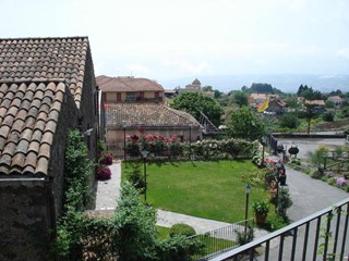 Attività commerciale in Vendita a Mascali, 1000 m²