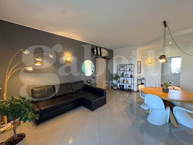 Quadrilocale in Vendita a Bari, 345'000&euro;, 130 m²