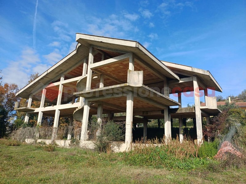 Casa Indipendente in Vendita a Strangolagalli, 78'000&euro;, 200 m²