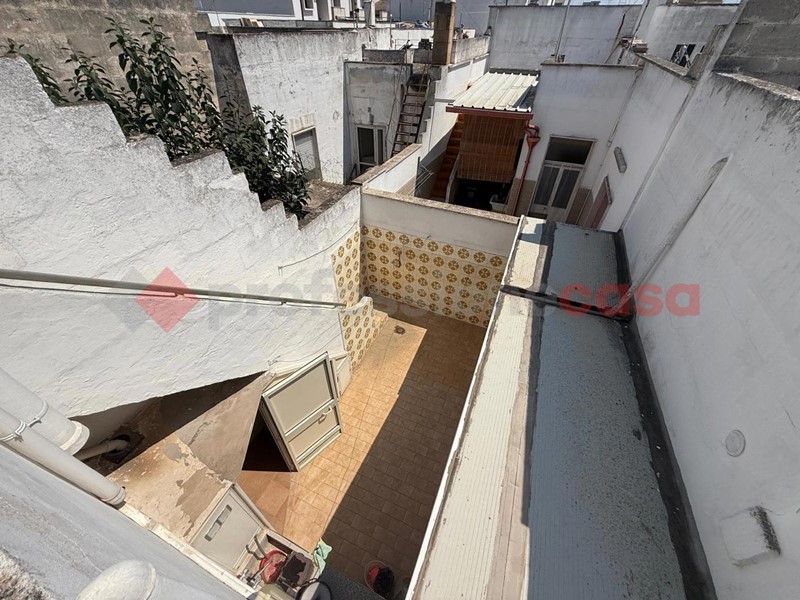 Casa Indipendente in Vendita a Maruggio, 85'000&euro;, 130 m²