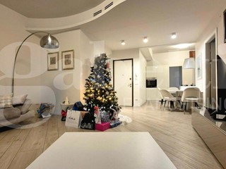 Trilocale in Vendita a Piacenza, 213'000&euro;, 101 m², con Box