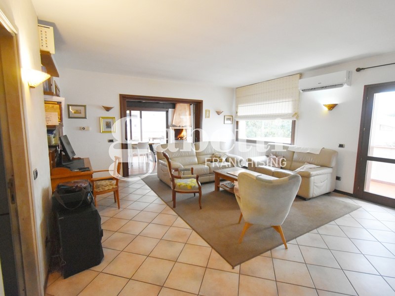 Appartamento in Vendita a Olbia, 380'000&euro;, 126 m²