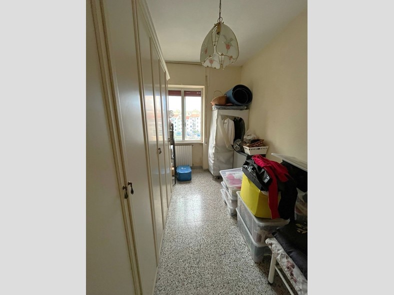 Quadrilocale in Vendita a Bari, 95'000&euro;, 110 m²