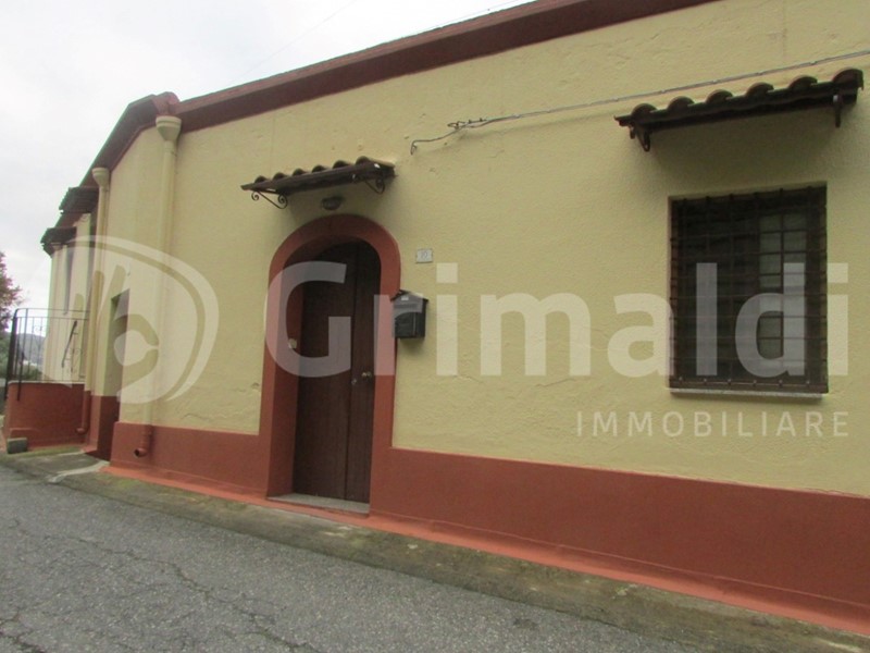 Casa Indipendente in Vendita a Barcellona Pozzo di Gotto, 35'000&euro;, 120 m²