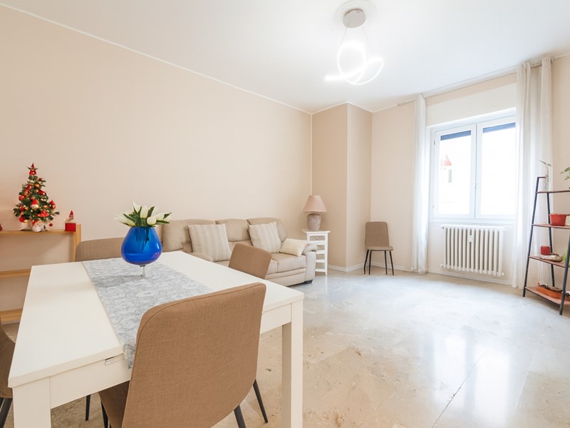 Trilocale in Vendita a Legnano, 220'000&euro;, 100 m², arredato, con Box