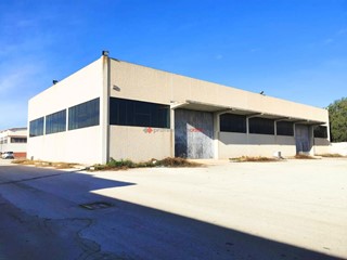 Capannone in Vendita a Foggia, 280'000&euro;, 850 m²