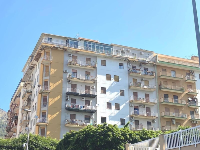Quadrilocale in Vendita a Palermo, 220'000&euro;, 145 m²