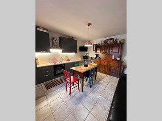 Quadrilocale in Affitto a Verona, 800&euro;, 130 m²