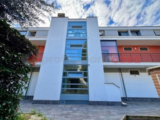 Trilocale in Vendita a Roma, 269'000&euro;, 70 m², con Box