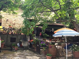 Casa Indipendente in Vendita a Prato, 450'000&euro;, 350 m², con Box