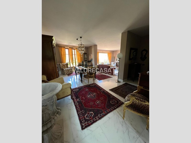 Casa Indipendente in Vendita a Carrara, zona Fossone, 1'290'000&euro;, 538 m²