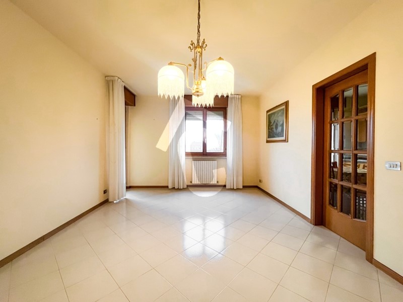 Quadrilocale in Vendita a Jesi, zona ZONA 5B, 165'000&euro;, 130 m², con Box