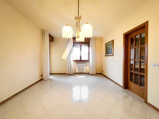 Quadrilocale in Vendita a Jesi, zona ZONA 5B, 165'000&euro;, 130 m², con Box