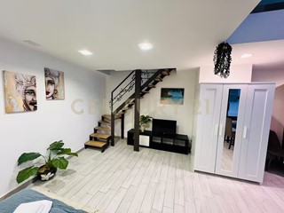 Trilocale in Vendita a Catania, 78'000&euro;, 73 m², arredato