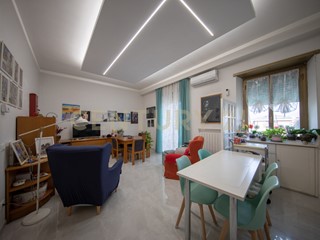Appartamento in Vendita a Roma, 176'000&euro;, 74 m², arredato