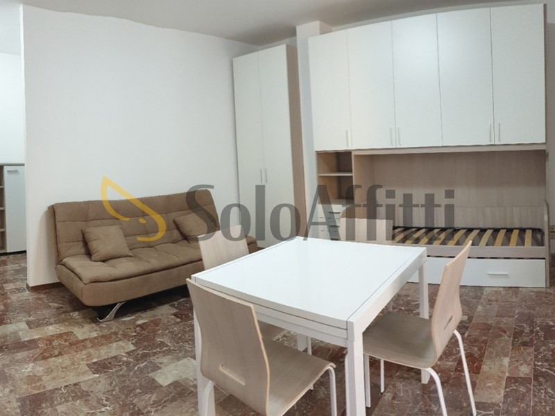 Monolocale in Affitto a Legnago, zona Ospedale, 480&euro;, 40 m², arredato