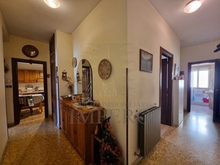 Quadrilocale in Vendita a Ventimiglia, zona Centro, 170'000&euro;, 79 m², arredato