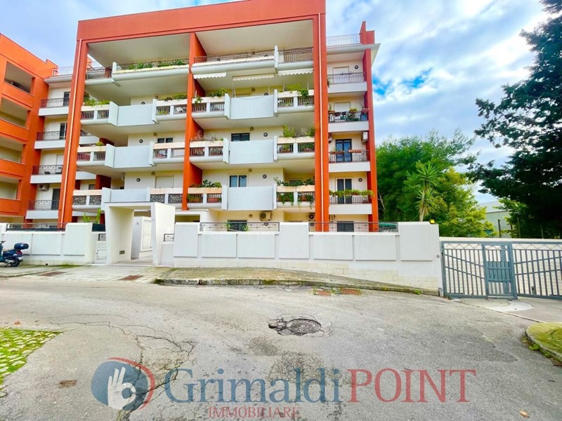 Appartamento in Vendita a Lecce, 330'000&euro;, 169 m², con Box