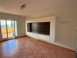 Bilocale in Vendita a Roma, zona Colombo, 245'000&euro;, 66 m²