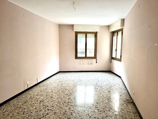 Quadrilocale in Vendita a Sanremo, 145'000&euro;, 108 m²