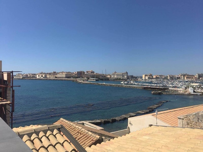 Appartamento in Vendita a Siracusa, zona Adda-Gelone, 800'000&euro;, 280 m², con Box
