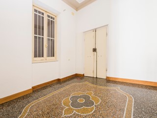 Appartamento in Vendita a Genova, zona Marassi, 150'000&euro;, 145 m²